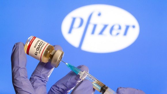 Reino Unido se convierte en el primer país en autorizar el uso de la vacuna  contra la COVID-19 de Pfizer y BioNTech | Chachara cubana